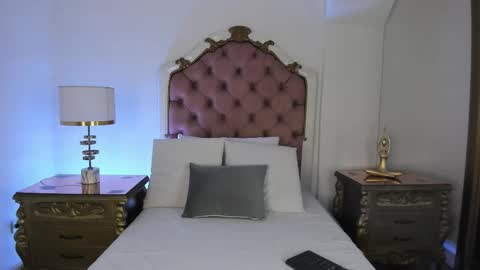 Mara online show from 11-25-25, 03:28