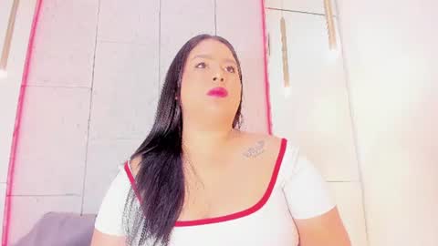 Snapshot of maralinette22 chatting on 07-22-26, 10:51 maralinette22 online show from 07-22-26, 10:51