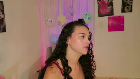 Snapshot of maravelvett chatting on 05-29-26, 07:34 Mara online show from 05-29-26, 07:34
