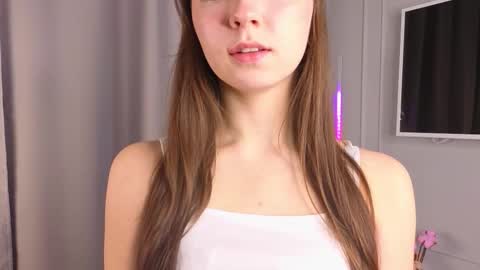 Snapshot of maravilllaa chatting on 12-04-25, 03:32 Mary online show from 12-04-25, 03:32