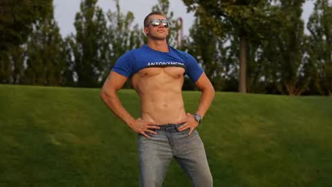 Snapshot of marc105100 chatting on 05-17-26, 12:01 alex marvelxx online show from 05-17-26, 12:01