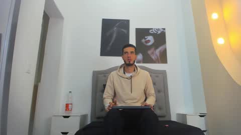 Marc Ruffalo online show from 03-12-26, 11:49