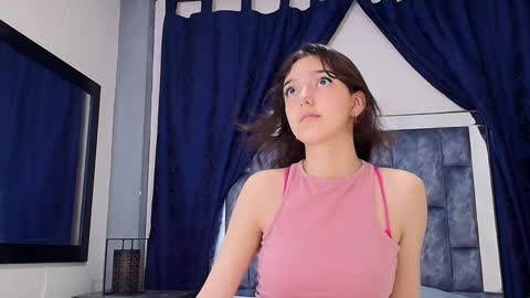 Snapshot of marcelaa_fox chatting on 02-20-25, 09:09 Marcela online show from 02-20-25, 09:09