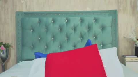 Snapshot of marcelaa_fox chatting on 09-23-25, 07:39 Marcela online show from 09-23-25, 07:39