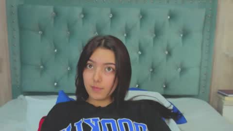 Snapshot of marcelaa_fox chatting on 09-27-25, 09:53 Marcela online show from 09-27-25, 09:53