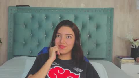 Snapshot of marcelaa_fox chatting on 09-30-25, 02:38 Marcela online show from 09-30-25, 02:38