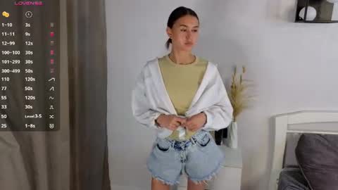 Millie online show from 06-10-26, 03:07