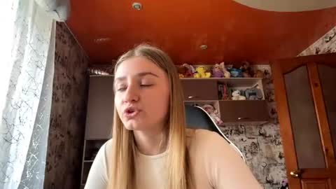 Snapshot of marcelazebell chatting on 07-08-26, 12:09 Viki online show from 07-08-26, 12:09