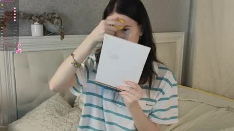 Snapshot of marceline_lu chatting on 02-08-26, 03:32 Marcelline online show from 02-08-26, 03:32