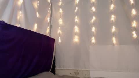 Snapshot of marceline_uu chatting on 12-15-24, 04:26 M A R C I online show from 12-15-24, 04:26