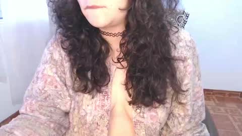 Snapshot of marceline_uu chatting on 01-18-25, 12:47 M A R C I online show from 01-18-25, 12:47