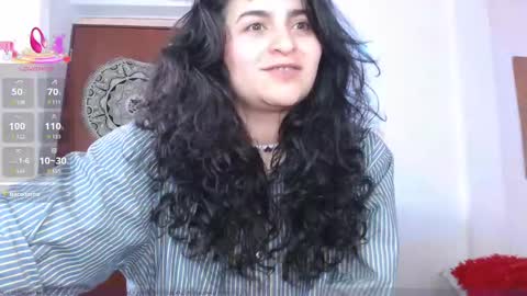 Snapshot of marceline_uu chatting on 09-17-25, 07:15 M A R C I online show from 09-17-25, 07:15