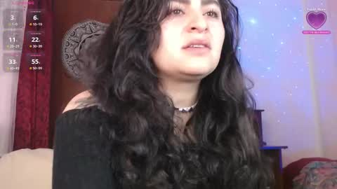 Snapshot of marceline_uu chatting on 10-19-25, 01:34 M A R C I online show from 10-19-25, 01:34