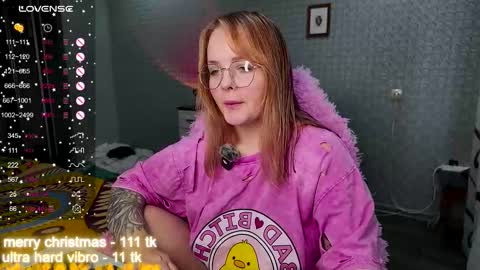 Snapshot of marcelinepeach chatting on 12-20-25, 09:16 Sara online show from 12-20-25, 09:16