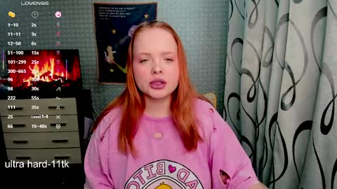 Snapshot of marcelinepeach chatting on 04-10-26, 12:32 Sara online show from 04-10-26, 12:32