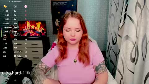 Snapshot of marcelinepeach chatting on 05-04-26, 08:54 Sara online show from 05-04-26, 08:54