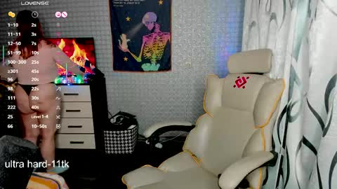 Snapshot of marcelinepeach chatting on 05-28-26, 10:40 Sara online show from 05-28-26, 10:40