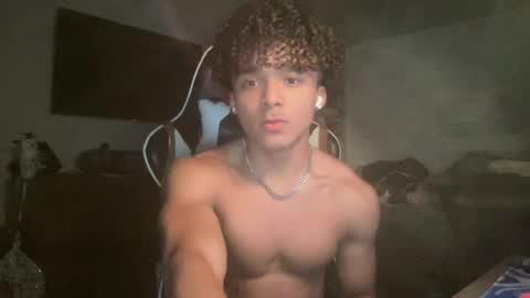 Snapshot of marcellorey chatting on 07-12-26, 07:32 poyzennus online show from 07-12-26, 07:32