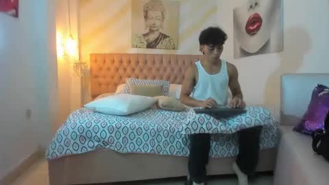 Snapshot of marcelo_cazas chatting on 10-13-25, 03:17 ruy jex online show from 10-13-25, 03:17