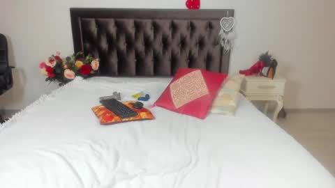 Snapshot of marciacolins chatting on 10-25-25, 06:57 Marcia online show from 10-25-25, 06:57