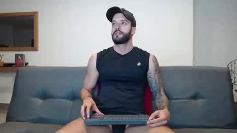 Snapshot of marcoandpolo01 chatting on 02-12-25, 01:09 Marco Polo online show from 02-12-25, 01:09