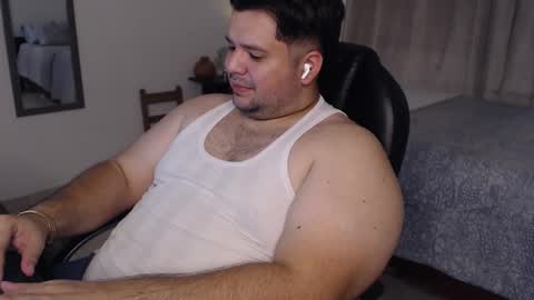 Snapshot of marcobearson chatting on 03-19-26, 08:46 Marcos online show from 03-19-26, 08:46