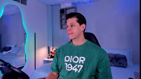 Marco Sullivan online show from 11-19-25, 01:44