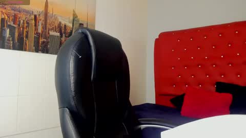 Snapshot of marcoviolet chatting on 06-07-26, 11:25 marcoviolet online show from 06-07-26, 11:25