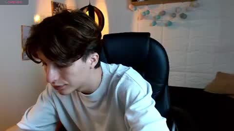 Snapshot of marcoviolet chatting on 06-12-26, 07:57 marcoviolet online show from 06-12-26, 07:57