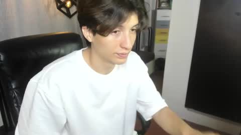 Snapshot of marcoviolet chatting on 07-02-26, 08:26 marcoviolet online show from 07-02-26, 08:26