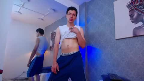 Snapshot of marcus_hanks chatting on 01-13-25, 08:15 Marcus Hanks online show from 01-13-25, 08:15