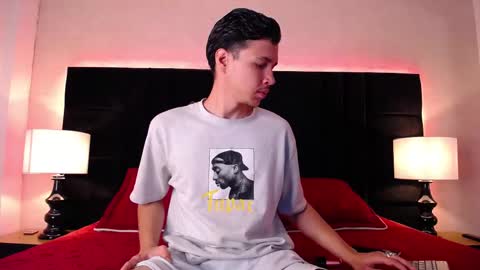 Snapshot of marcus_hanks chatting on 02-01-25, 04:03 Marcus Hanks online show from 02-01-25, 04:03