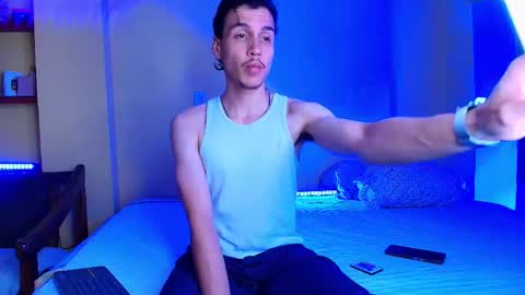 Snapshot of marcus_hanks chatting on 09-17-25, 05:31 Marcus Hanks online show from 09-17-25, 05:31