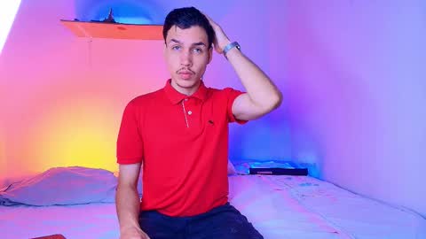 Snapshot of marcus_hanks chatting on 11-01-25, 03:52 Marcus Hanks online show from 11-01-25, 03:52