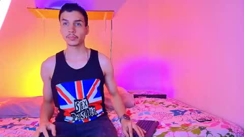 Snapshot of marcus_hanks chatting on 11-09-25, 05:17 Marcus Hanks online show from 11-09-25, 05:17