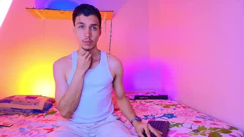 Snapshot of marcus_hanks chatting on 11-21-25, 05:50 Marcus Hanks online show from 11-21-25, 05:50