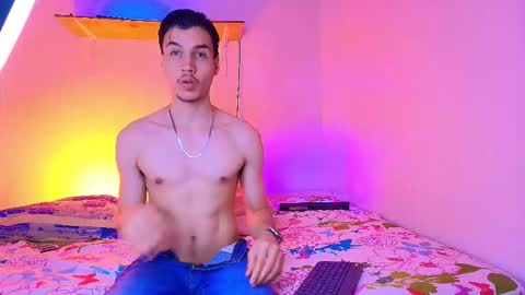 Snapshot of marcus_hanks chatting on 11-22-25, 06:45 Marcus Hanks online show from 11-22-25, 06:45