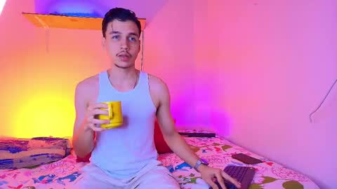 Snapshot of marcus_hanks chatting on 12-03-25, 03:03 Marcus Hanks online show from 12-03-25, 03:03