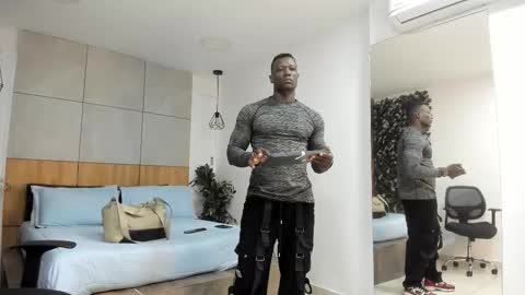 Snapshot of marcusblack_ chatting on 01-14-26, 12:33 Marcusssss online show from 01-14-26, 12:33