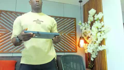 Snapshot of marcusblack_ chatting on 02-11-26, 12:21 Marcusssss online show from 02-11-26, 12:21