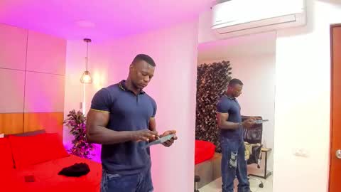 Snapshot of marcusblack_ chatting on 02-25-26, 11:53 Marcusssss online show from 02-25-26, 11:53