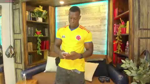 Snapshot of marcusblack_ chatting on 06-27-26, 12:22 Marcusssss online show from 06-27-26, 12:22