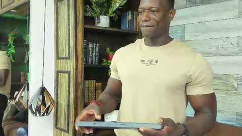Snapshot of marcusblack_ chatting on 07-08-26, 12:31 Marcusssss online show from 07-08-26, 12:31