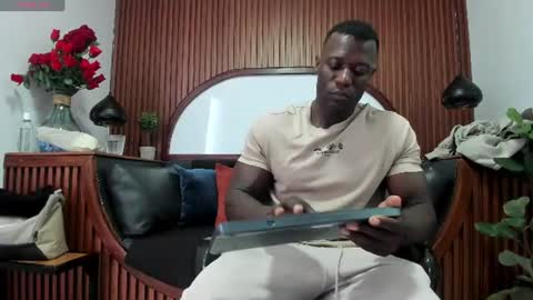 Snapshot of marcusblack_ chatting on 07-09-26, 12:31 Marcusssss online show from 07-09-26, 12:31