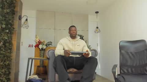 Snapshot of marcusblack_ chatting on 08-03-26, 11:37 Marcusssss online show from 08-03-26, 11:37