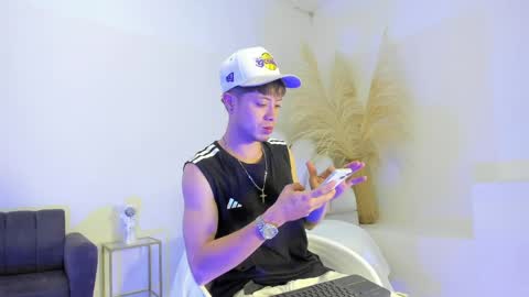 Snapshot of marcuscollins1_ chatting on 06-04-26, 12:44 Marcus online show from 06-04-26, 12:44