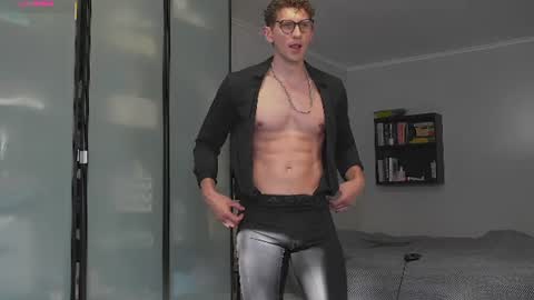 Marcus Diamond  online show from 07-15-26, 03:06