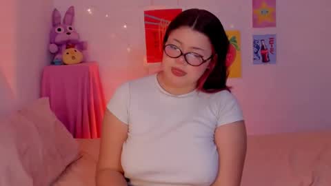 Snapshot of marcy_grey chatting on 03-25-26, 09:10 danna online show from 03-25-26, 09:10