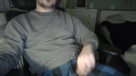 Snapshot of marekishere chatting on 12-25-24, 09:22 marek online show from 12-25-24, 09:22