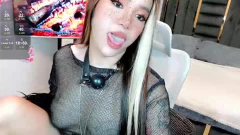 Snapshot of marga_lust25 chatting on 12-21-25, 11:17 marga_lust25 online show from 12-21-25, 11:17